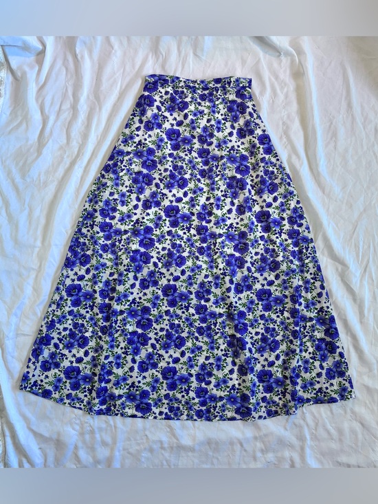 Dresses & Skirts - Vintage Floral Maxi Skirt